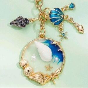Blue Shell Keychain | Beach Coastal Accessory | Cute Ocean-Inspired Key Ring
